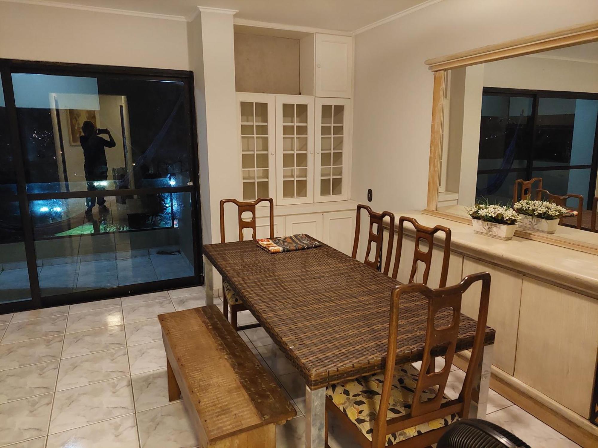Apto Duplex Cond Fechado Praia Enseada * Guarujá